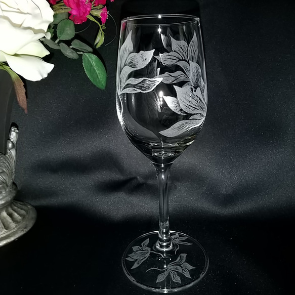 グラスリッツェン　ワイングラス　シクラメンの彫刻 4枚目の画像