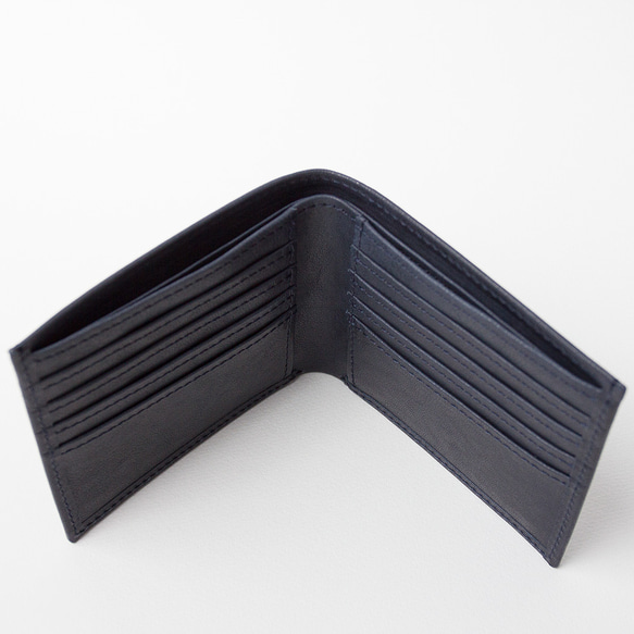 [送料無料]<高級イタリアンラムレザー>薄型シンプルデザインの上質二つ折り財布　ネイビー 3枚目の画像