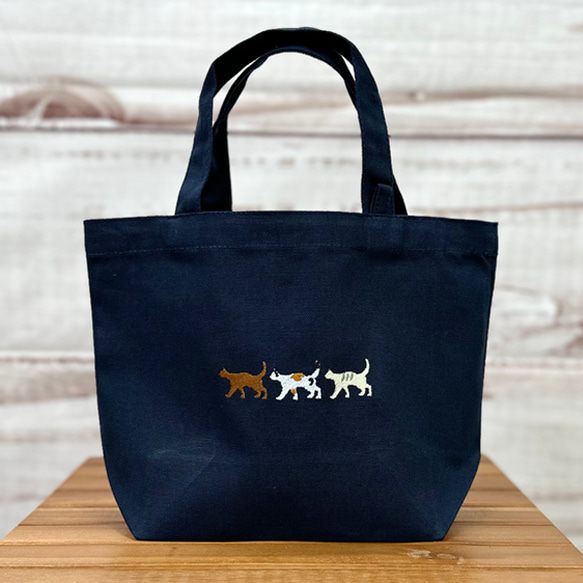 特別セール】3種の猫シルエット刺繍のキャンバス内ポケット付き
