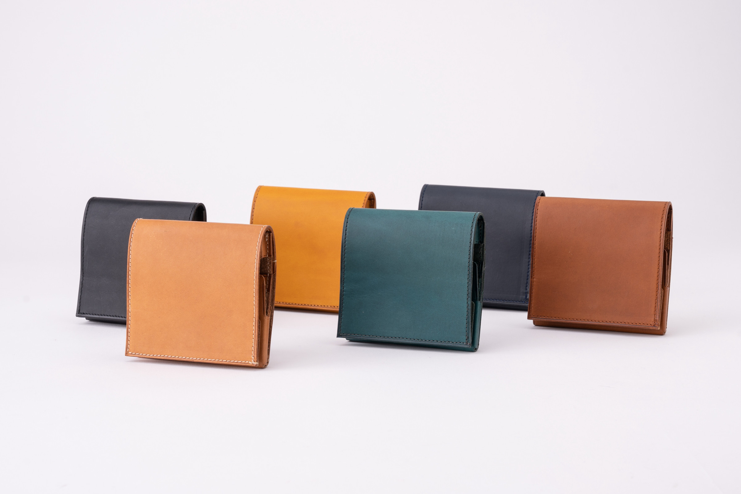 もっと 小さく薄い財布 dritto 2 thin　最小クラスの2つ折り財布