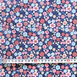 カットクロス Lewis & Irene Flo's Little Flowers Blooms On Navy 4枚目の画像