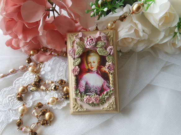 薔薇とリボンのマリーアントワネットの肖像画　ミニアートパネル 5枚目の画像