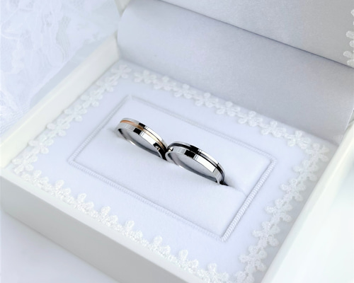 二つのラインが重なるペアリング ケース付き プレゼント 結婚指輪 ペア