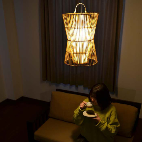 吊り下げ照明 ラタンダブル編み くびれ臼型 LED電球 E26 手編み 照明