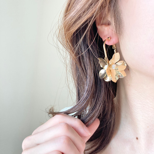 【超ポイントバック祭】 ビックフラワー フープピアス/イヤリング ゴールド/シルバー アクセサリー
