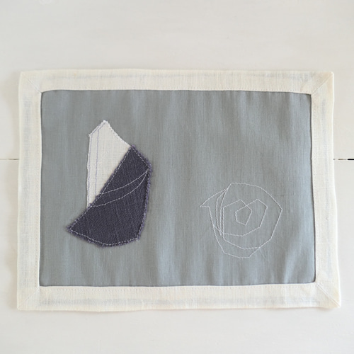 リネンのアートコラージュ・ティーマット「pain et assiette」カフェ