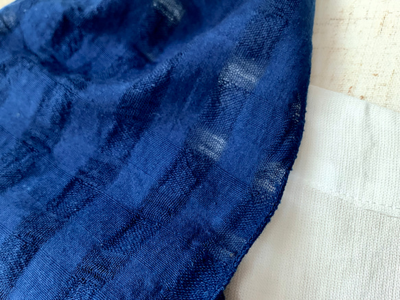 防曬和降溫措施靛藍染色有機棉陰影格子圍巾 第3張的照片