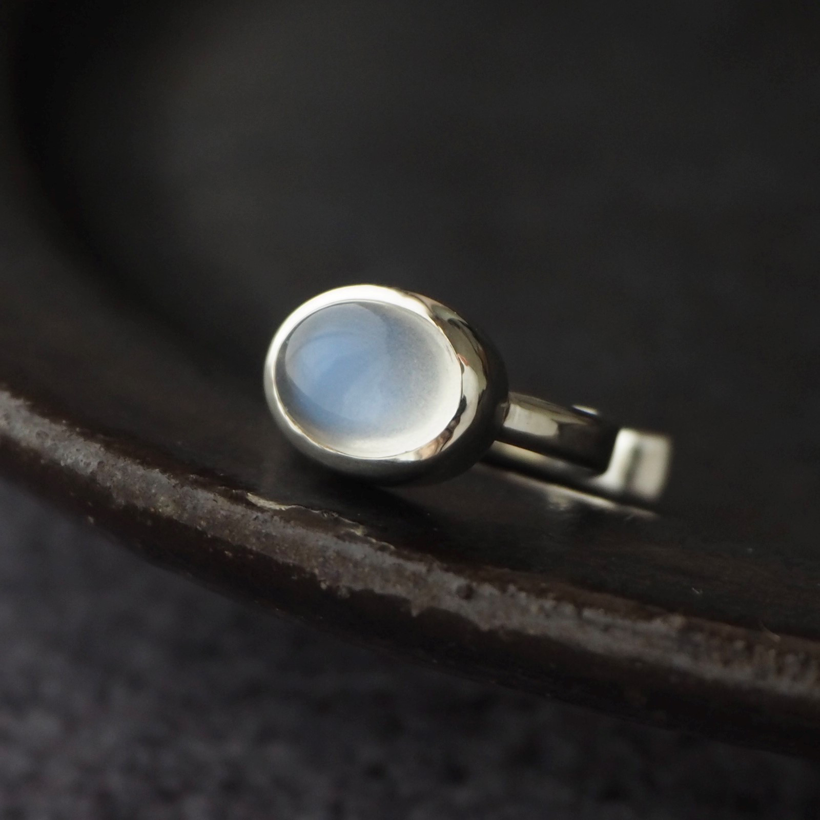 Moonstone ear cuff -ロイヤルブルームーンストーン ムーンストーン イヤーカフ 天然石 誕生石-