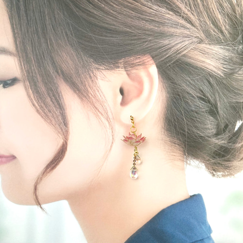 睡蓮と雫（ピンク）』 ピアス イヤリング ノンホールピアス 誕生日 7月