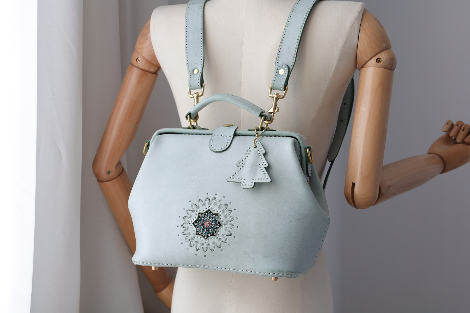 雪華　雪の結晶 3 way がま口 ラックスリュック 本革バッグ手作りのレザーバッグ 手染め / 総手縫い