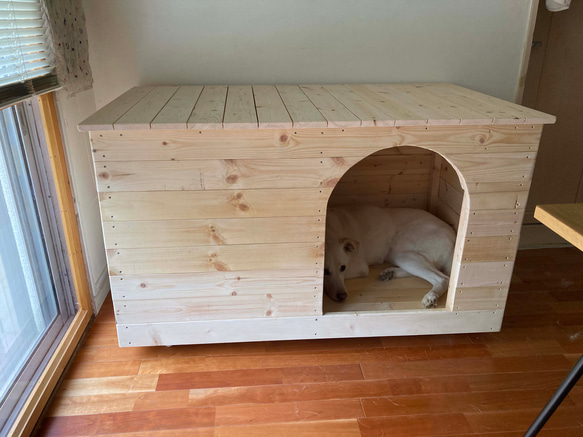 ドッグハウス　（天然木で作った＃犬小屋です。） 