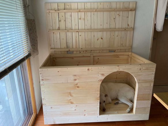 ドッグハウス　（天然木で作った＃犬小屋です。） 