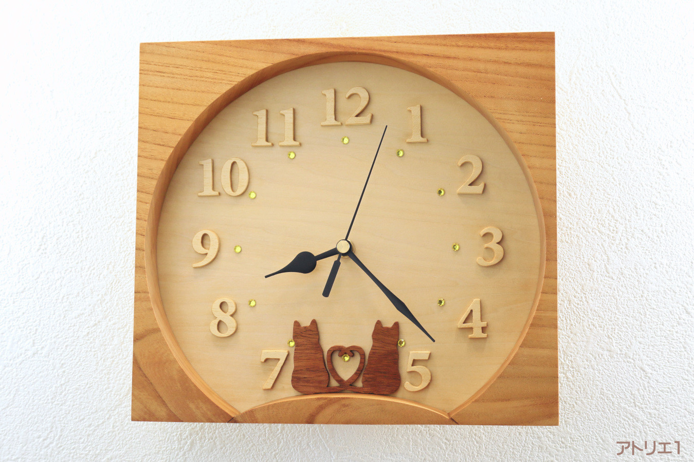 仲良し猫のお月見時計