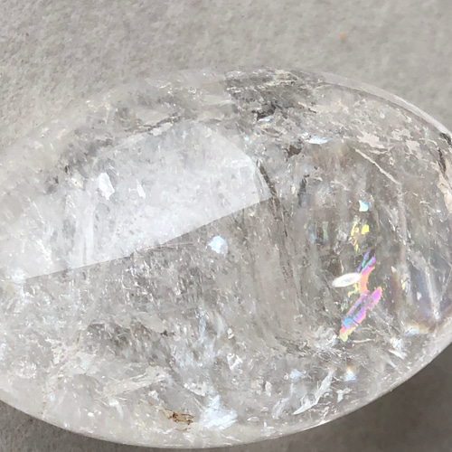 天然水晶☆虹入り！☆瀧川神社にて浄化☆エッグ☆たまご☆握り石