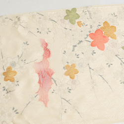 正絹　クリーム地花柄はぎれ　1.1m 和小物、つまみ細工などに 2枚目の画像