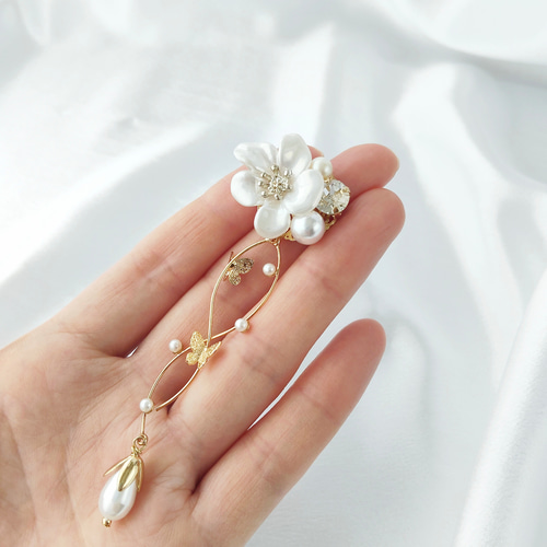 麗しい艶 ホワイト蝶々フラワー イヤリング ピアス ウェディング