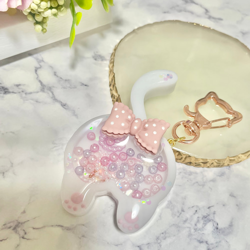 猫のお尻シェイカー キーホルダー snow* 通販 16008217｜Creema(クリーマ)