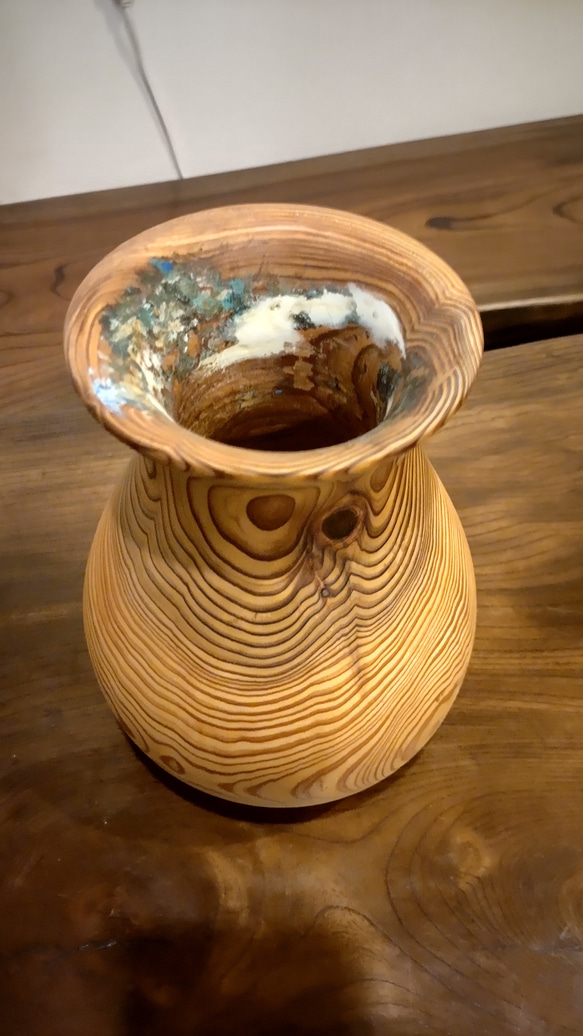 杉の丸太花瓶 5枚目の画像