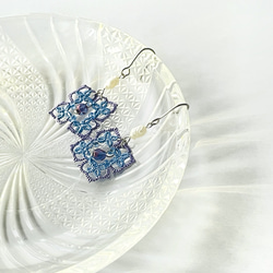 [青紫]紫陽花のタティングレースピアス(イヤリング変更可) アジサイ シルク糸で編んだ軽いレース編みアクセサリー 8枚目の画像
