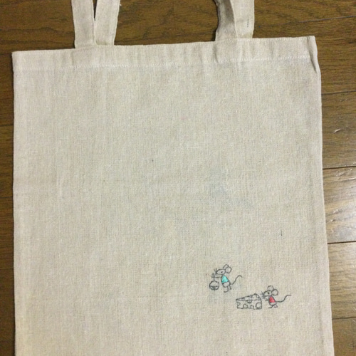 こん　手刺繍　シューズバッグ　サブバッグ　ティッシュケース　【1/2】 ミニティッシュ付き】ワンポイント手刺繍入りティッシュケース