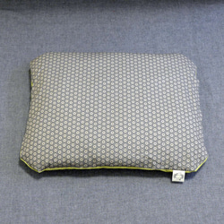 猫のためのマット　ふわふわNO.1　Silver Drops-Ovel Elements　＜受注生産＞ 1枚目の画像