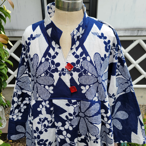 着物　リメイク　ワンピース　花柄　ハンドメイド　家紋 着物リメイク 手作り 素敵な柄 錦砂 リメイク ワンピース