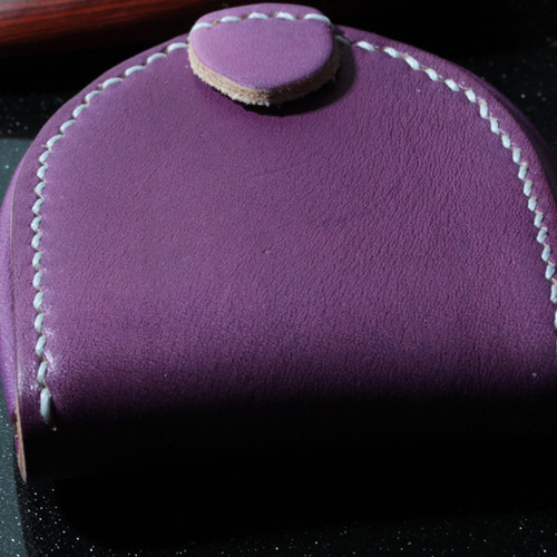 新カラーヌメ革極厚手染紫限定1点コインケース小銭入れ（馬蹄型）半円