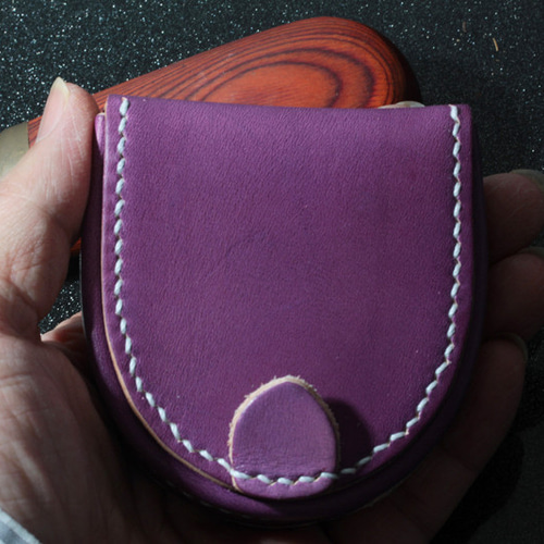 新カラーヌメ革極厚手染紫限定1点コインケース小銭入れ（馬蹄型）半円