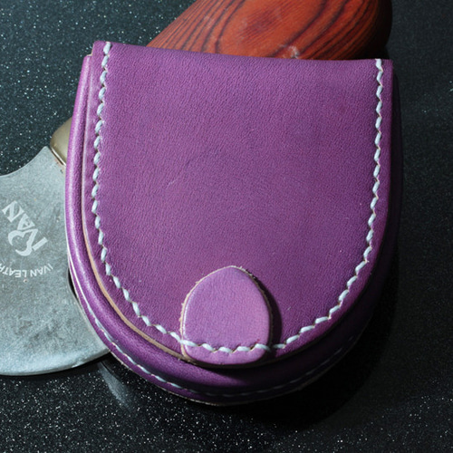 新カラーヌメ革極厚手染紫限定1点コインケース小銭入れ（馬蹄型）半円