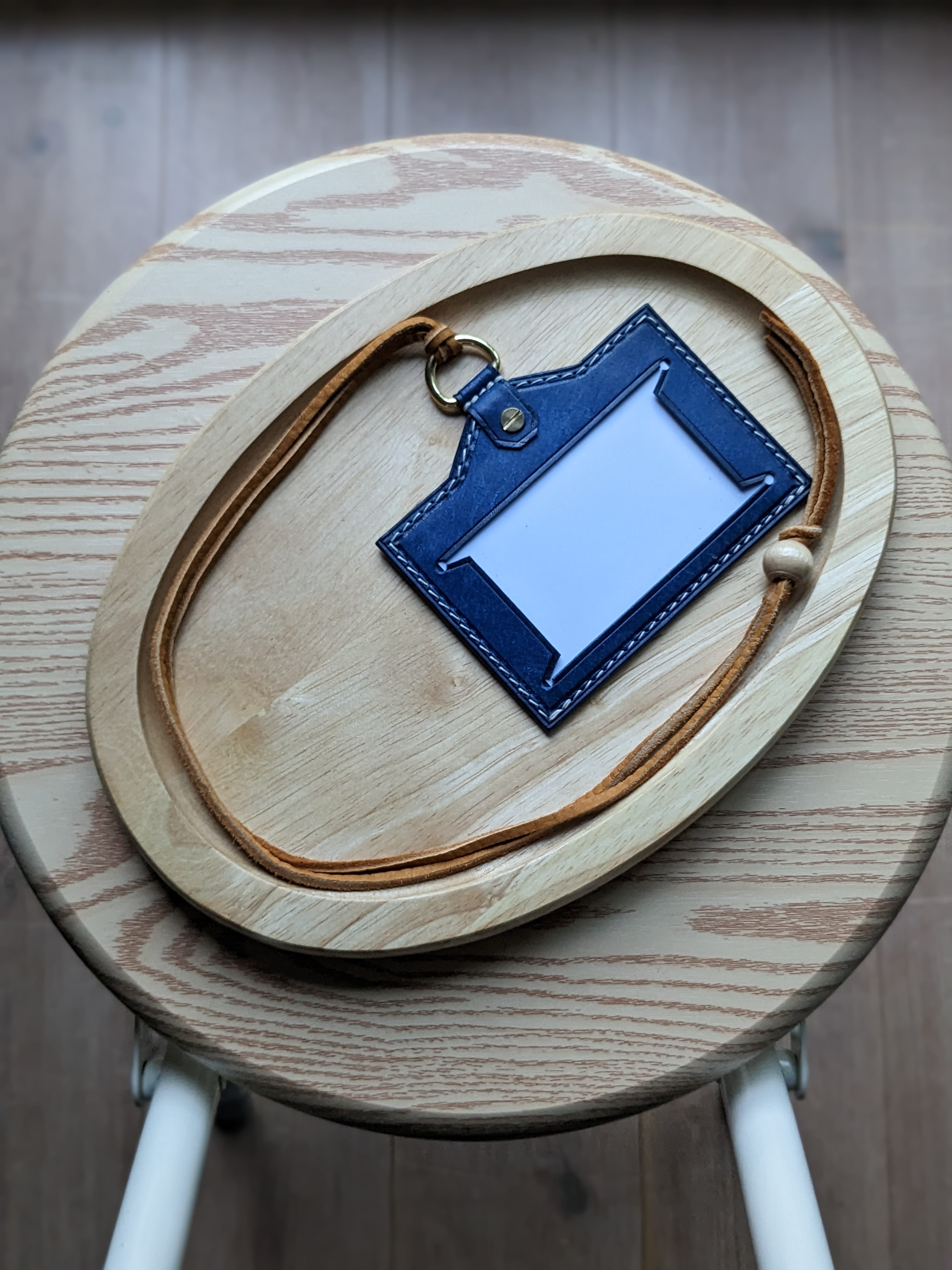 本革　レザー　パスケース　ブルー