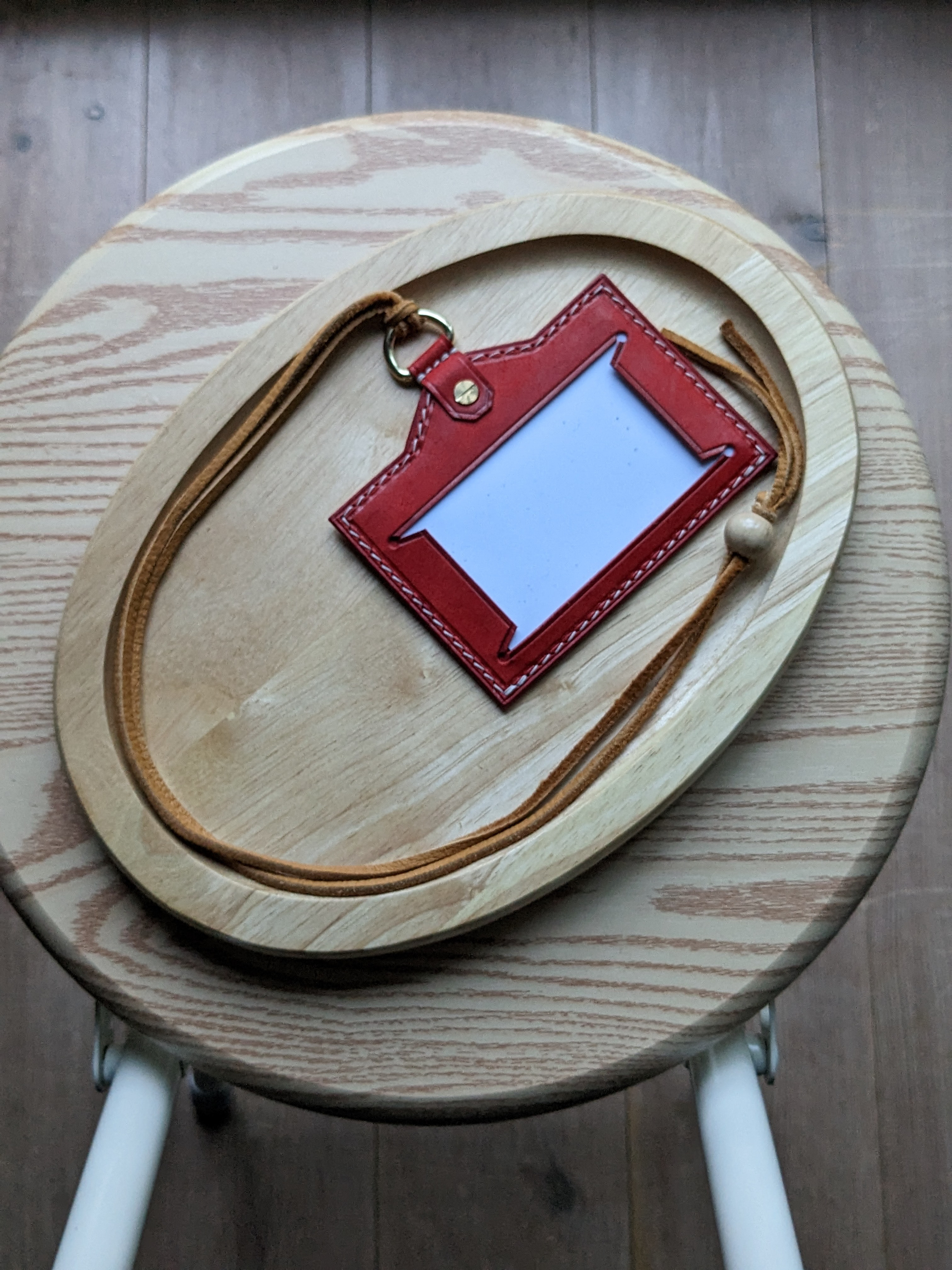 本革　レザー　パスケース　レッド