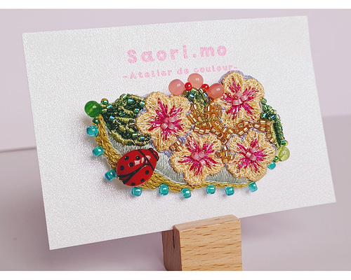 Have a nice day 』ビーズ刺繍ブローチ ブローチ Saori.mo 通販