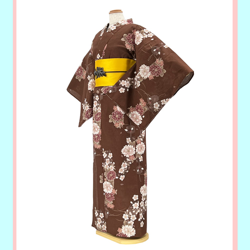 京染浴衣 浴衣単品 「桜と菊と風鈴」 薄茶地 箔入り 綿紅梅 綿 京染浴衣 浴衣単品 「桜と菊と風鈴」 薄茶地 箔入り 綿紅梅 綿