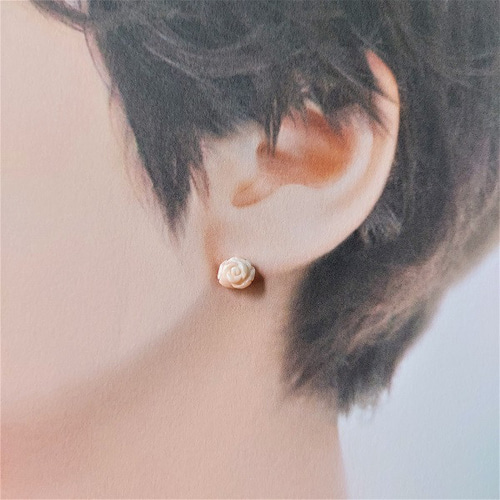 再入荷】天然色！ピンク～ホワイトコーラル（本珊瑚） 薔薇の