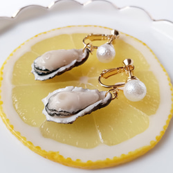 【受注】生牡蠣×コットンパールのイヤリング 4枚目の画像