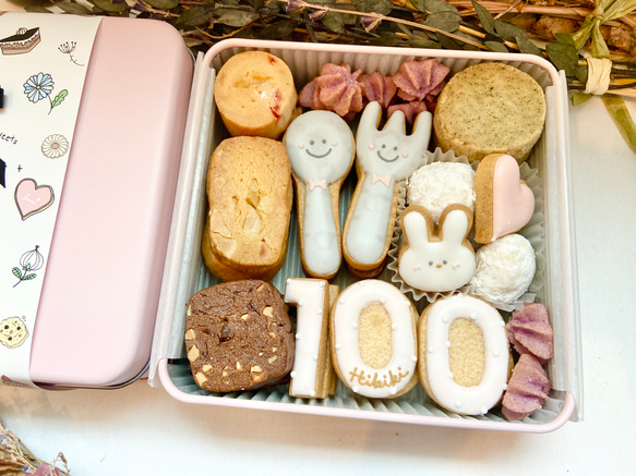《年内発送は12月5日受付まで》 お食い初めのお祝いに♡100日祝いクッキー缶♩（おんなのこ） 1枚目の画像
