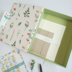 カルトナージュの本型BOX（ Pressed flower ） 3枚目の画像
