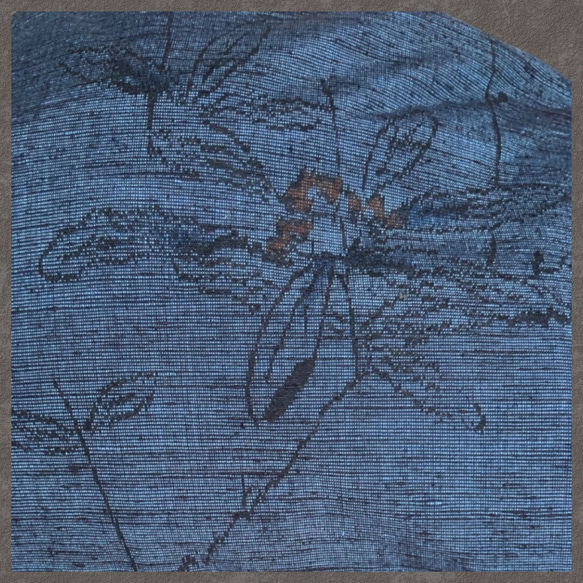 結城紬お召草花藍色と焦茶の紬でお作りしました大人の兵児帯・袋帯です．袋帯用軽い帯芯を使用しております． 5枚目の画像