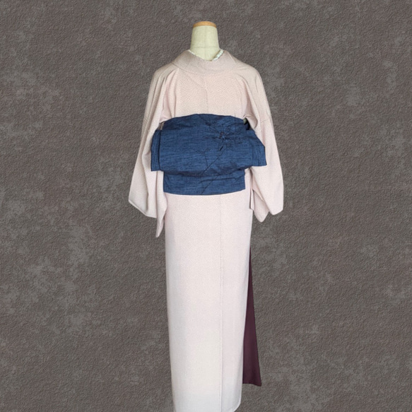 結城紬お召草花藍色と焦茶の紬でお作りしました大人の兵児帯・袋帯です．袋帯用軽い帯芯を使用しております． 3枚目の画像