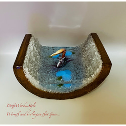 海の世界を閉じ込めた流木アート 浅瀬を歩くシオマネキ カニ 水中ジオラマ 流木 オブジェ アクアリウム 3枚目の画像