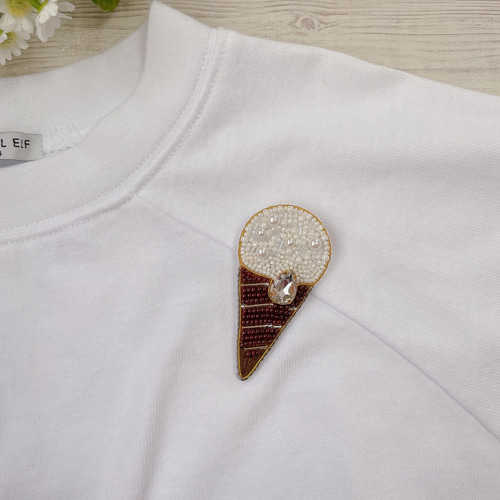 シュガーバニーズ　ぶちうさ　レア　アイスクリーム刺繍