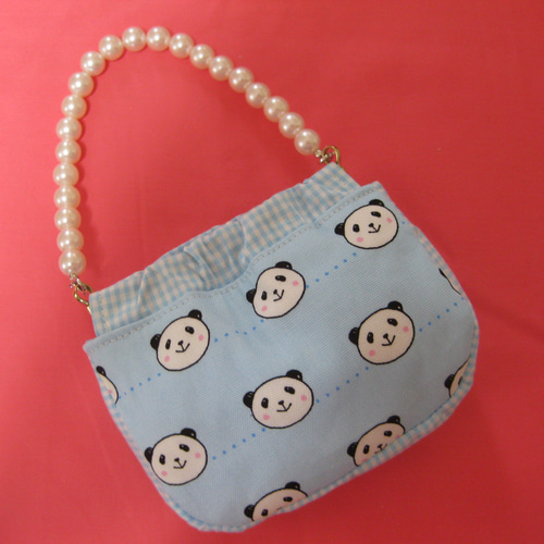 ぷっくりとした形のバネポーチ パンダのお顔 ミニ・コスメポーチ  