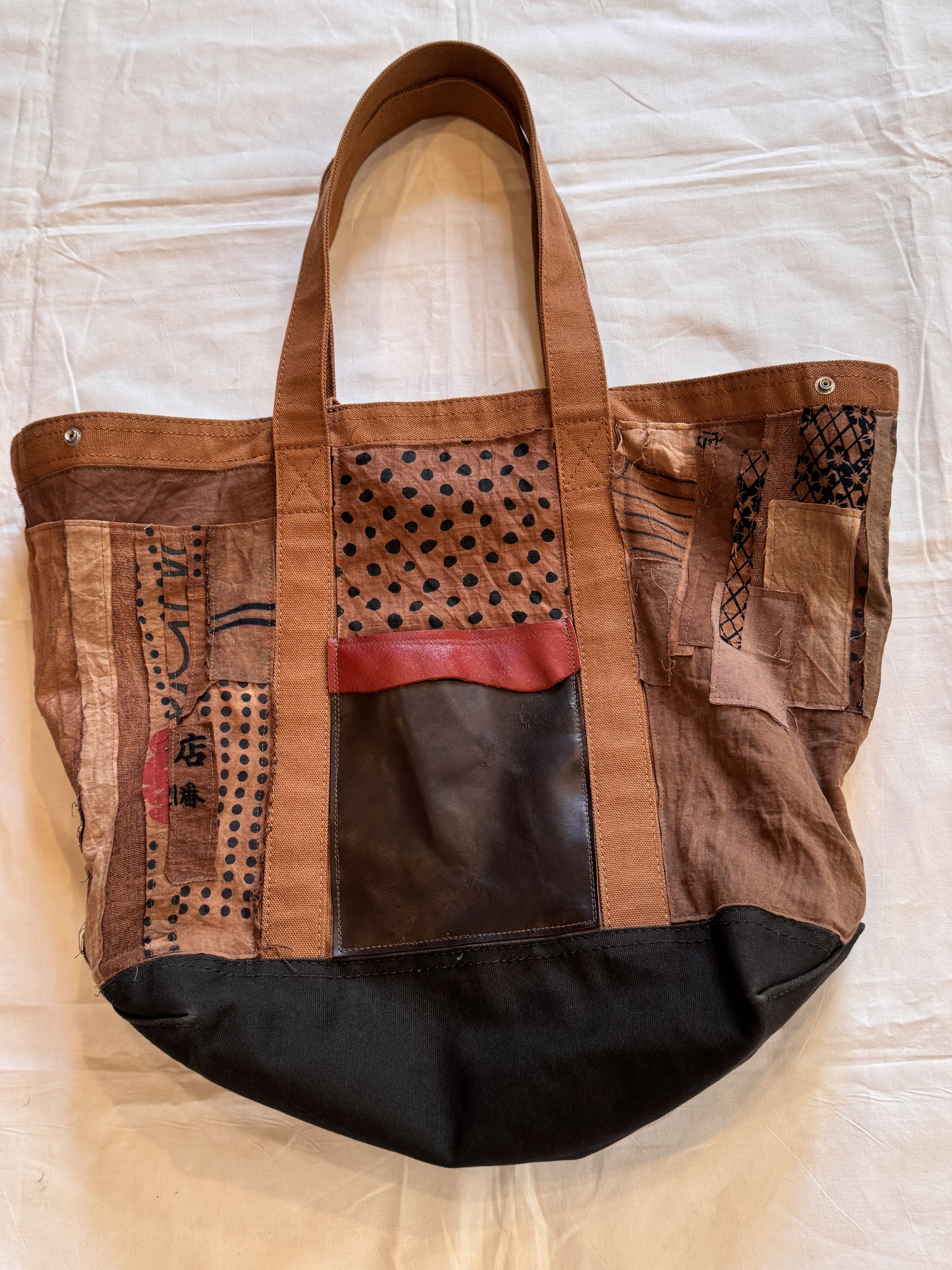 SAYOCAFE＋Ｒ、柿渋染めパッチワークの個性的ビッグトートバッグ