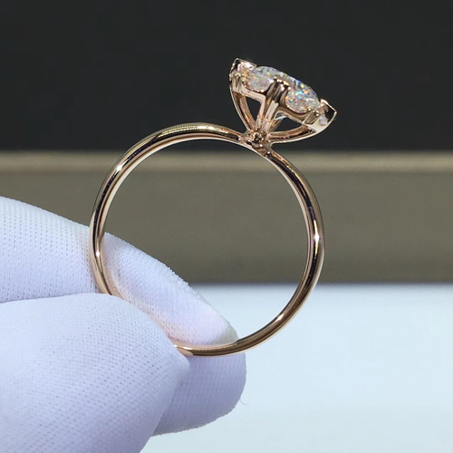 newデザイン】モアサナイト フラワーリングK18PG