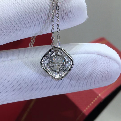 newデザイン】輝く モアサナイト ダイヤ ネックレス k18WG ネックレス  