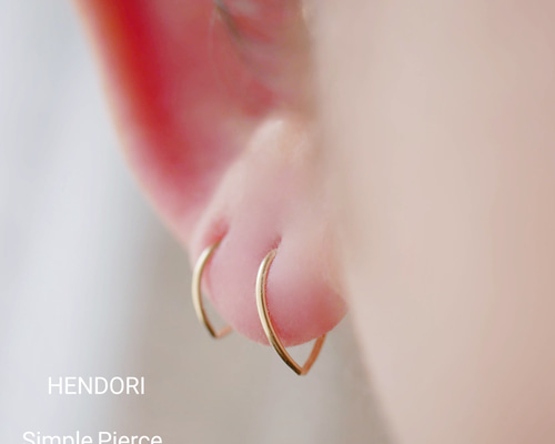 ペトゥ 花びら クロス フープ ピアス 14kgf ワイヤー つけっぱなし