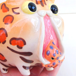 ベンガル猫ヒョウモンダコにびっくりマグカップ３００ｍｌ　ネコの陶器　受注後の制作となります 4枚目の画像