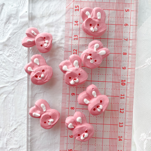 cf-9）ストロベリーうさぎ／ホイップ/2pcs デコパーツ breeze 通販