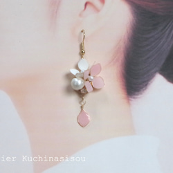 【訂做】美甲花繡球棉珍珠耳環（粉紅色） 第3張的照片