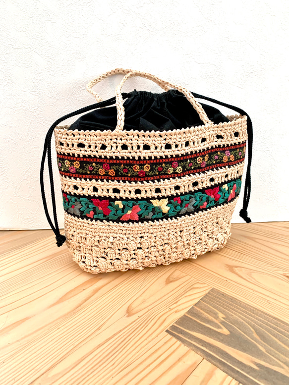 2way仕様！軽くて可愛いリボンラインBasket  <natural 42×ブラック系リボン×裏巾着袋black> 1枚目の画像